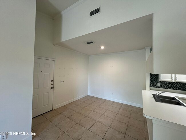 Building Photo - 170 Veracruz Dr