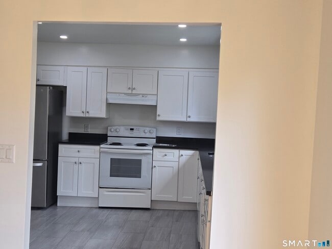 Building Photo - 17 Loughran Ave