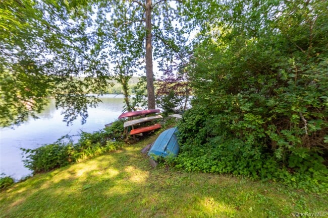 Building Photo - 24 Crescent Dr