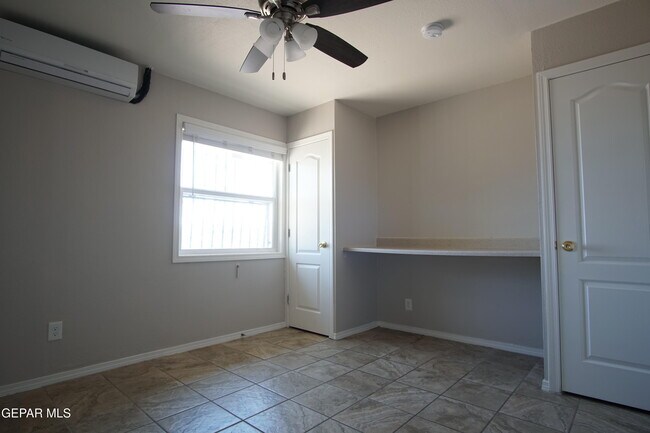 Building Photo - 6201 Tesuque Dr