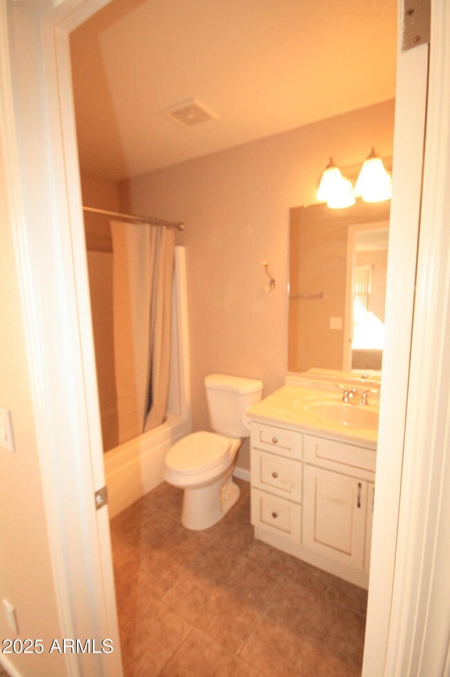 Building Photo - 10533 W Louise Dr