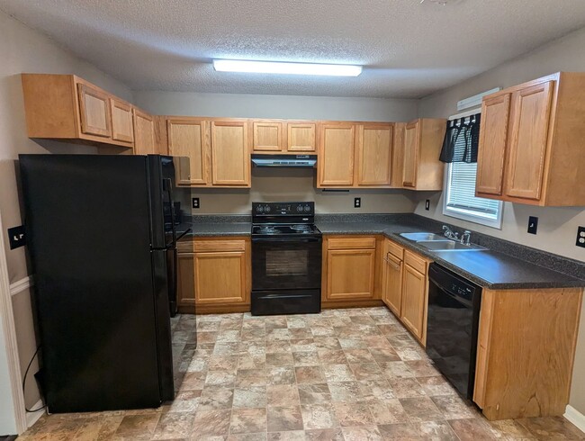 Building Photo - So CLEAN and AFFORDABLE~