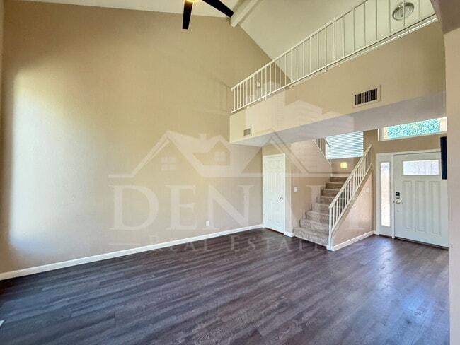 Building Photo - 2073 N Sunset Dr