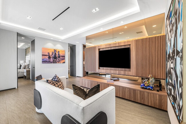 Building Photo - 2934 NE 8th Ave