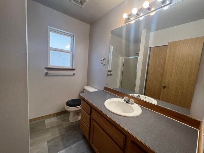 Building Photo - 1762 Sage Ct