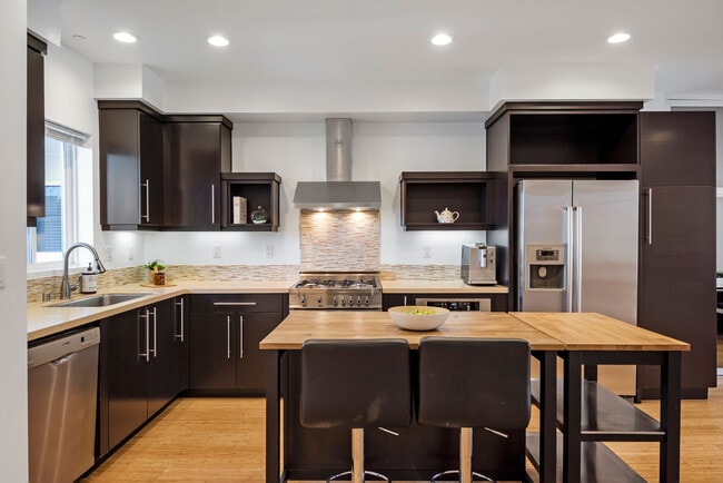 Building Photo - 13045 Pacific Promenade