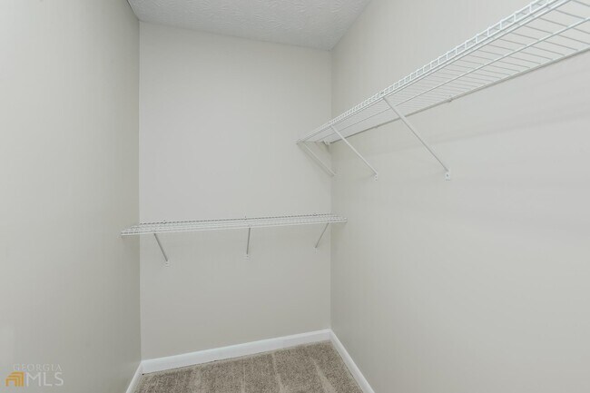 Building Photo - 4971 Shallow Ridge Ct NE