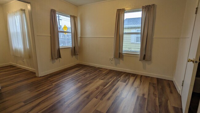 Building Photo - 2069 Holly St