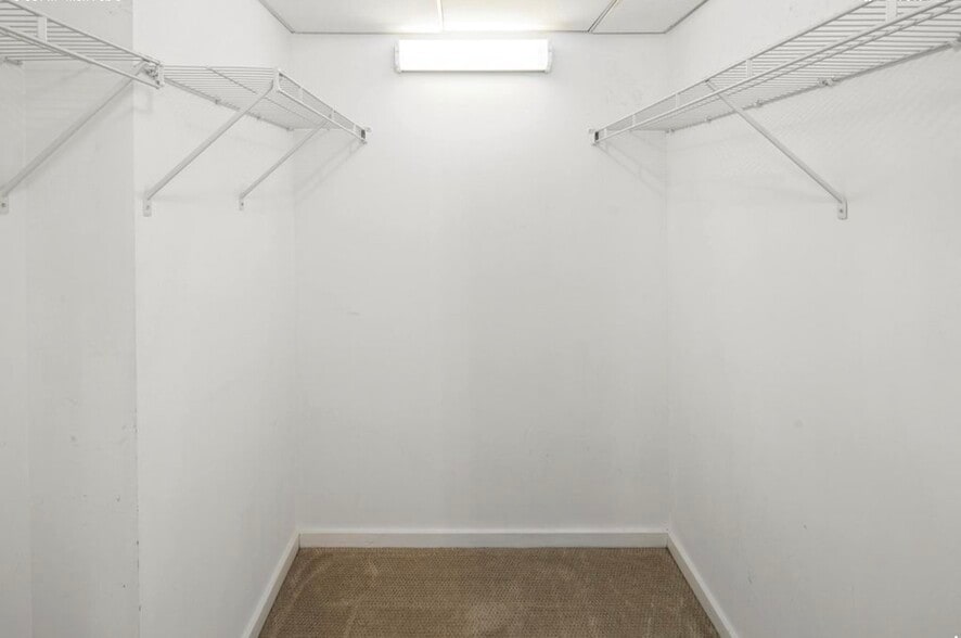 Building Photo - 321 10th Ave