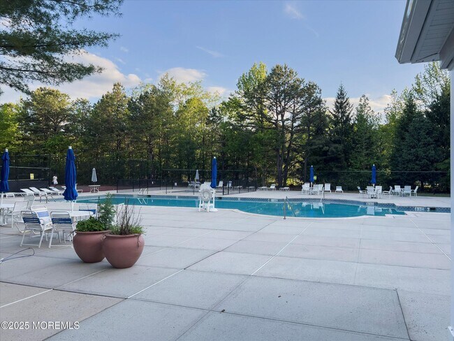 Building Photo - 150 Nathan Dr