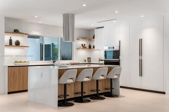 Building Photo - 19721 NE 23rd Ave