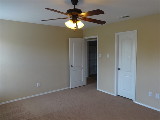 Building Photo - 108 Thoroughbred Dr