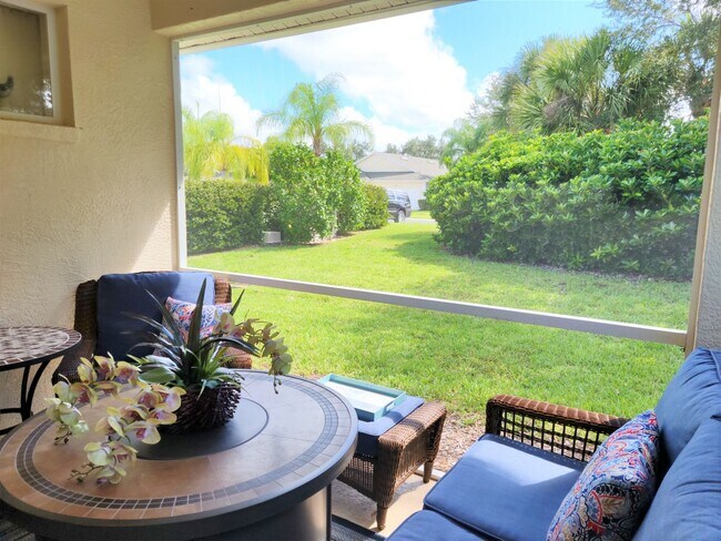 Building Photo - Seasonal Short-Term Villa located in the Auburn Cove Community with Community Pool!