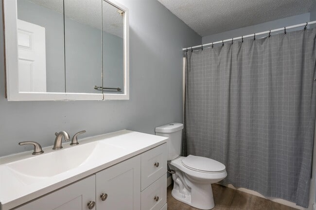 Building Photo - 19 Kimberly Dr