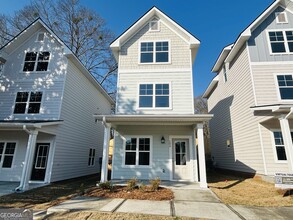 Building Photo - 5 Crown St