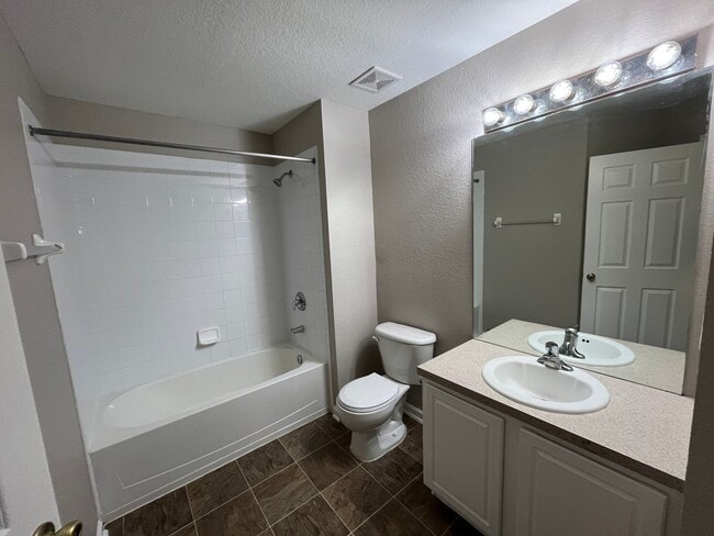 Building Photo - 654 Shropshire Loop