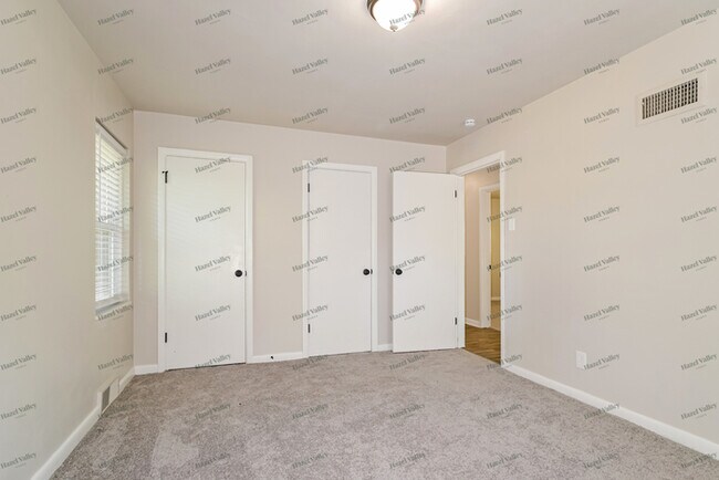 Building Photo - 242 Wooster Dr