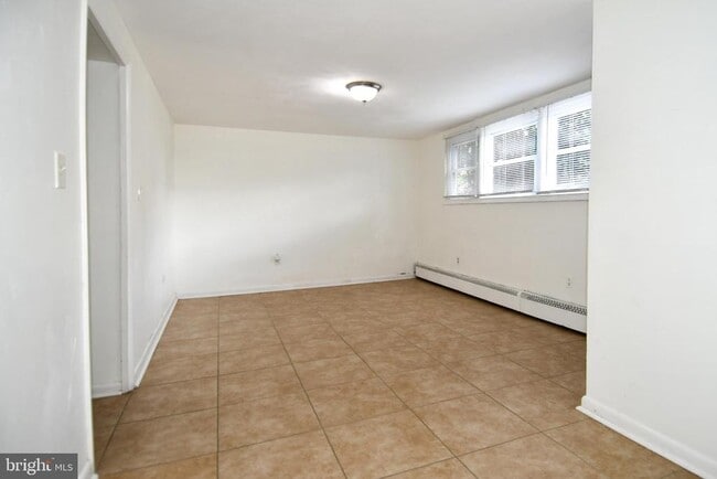 Building Photo - 14105 Robinson Ct