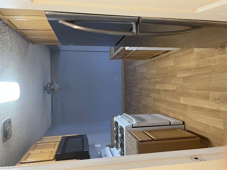 Building Photo - 256 Sunset Ct