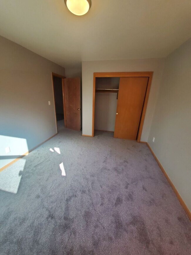 Building Photo - 7343 N Teutonia Ave