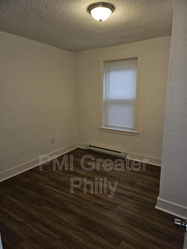 Building Photo - 2334 Orthodox St