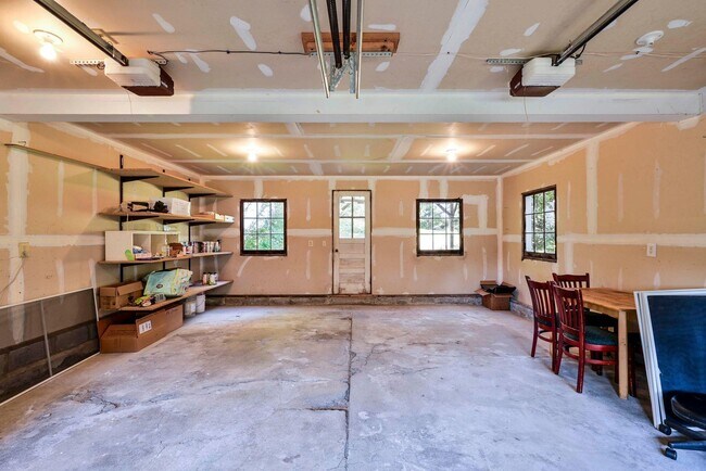Building Photo - 30 Violet Pl