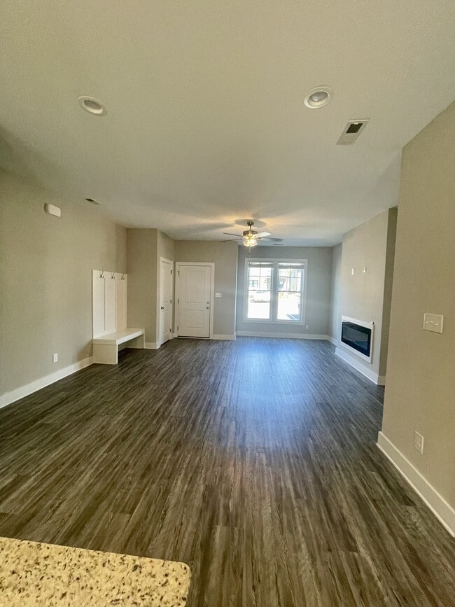 Building Photo - 45 High St