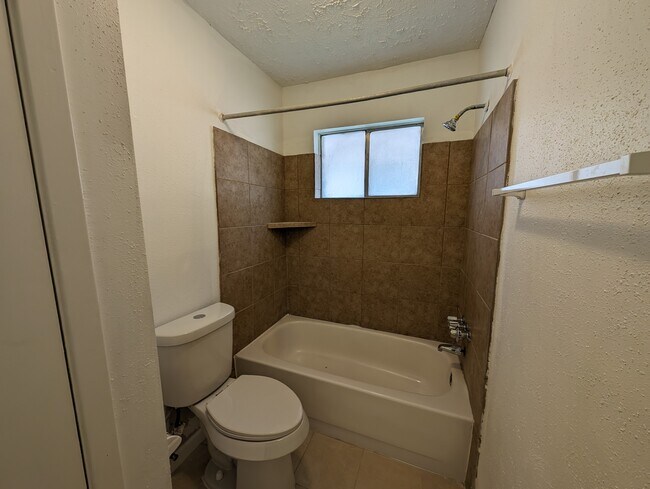 Building Photo - 16311 Thistleglen Drive