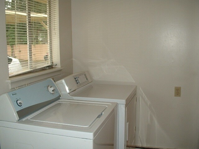 Building Photo - 9725 Lake Steilacoom Dr SW