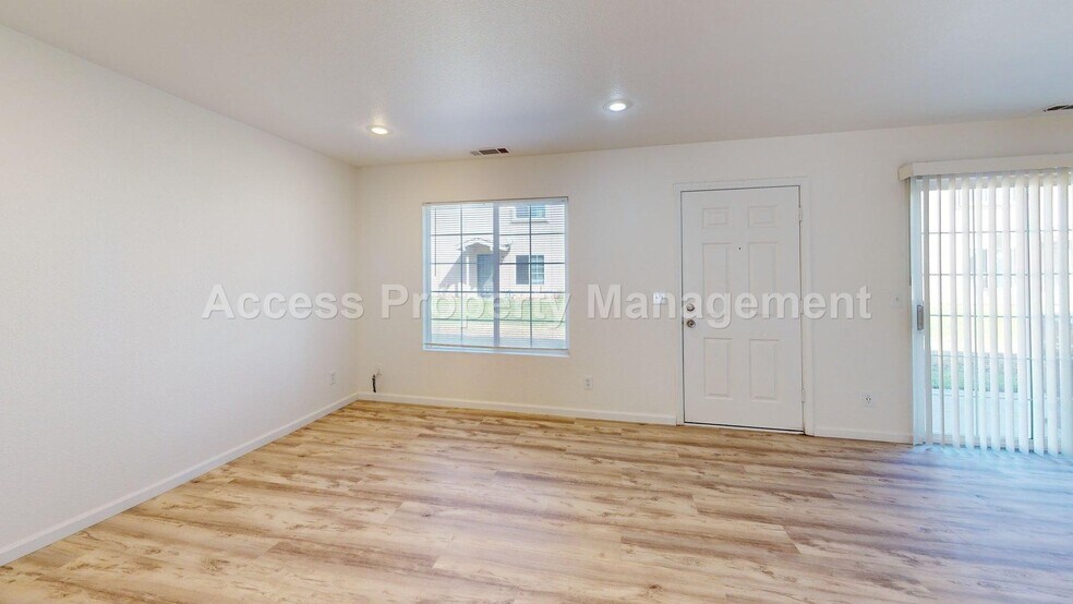 Building Photo - 1050 N Denair Ave