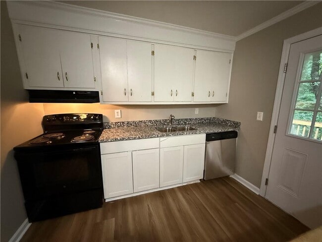 Building Photo - 3945 Fraser Cir