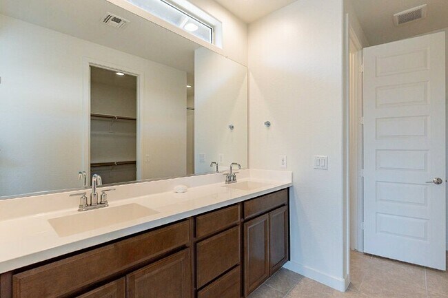 Building Photo - 3742 S 64th Dr