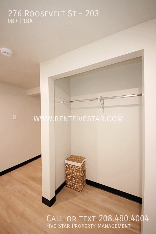 Building Photo - Furnished Studio Apartment at Gardner Plac...