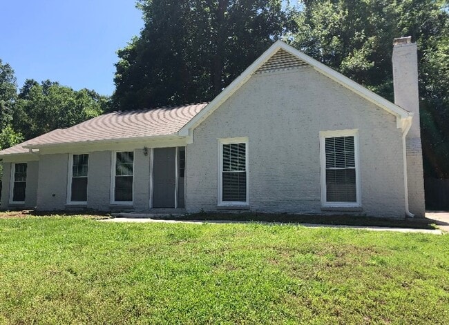 Building Photo - Well maintained brick home in NW Greensbor...