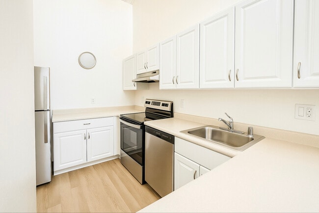 Building Photo - Hamilton Woods