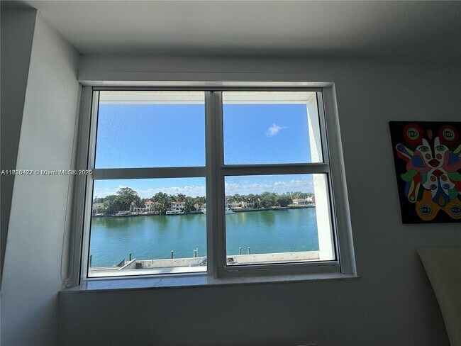 Building Photo - 5750 Collins Ave