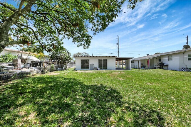 Building Photo - 2501 NW 21st St