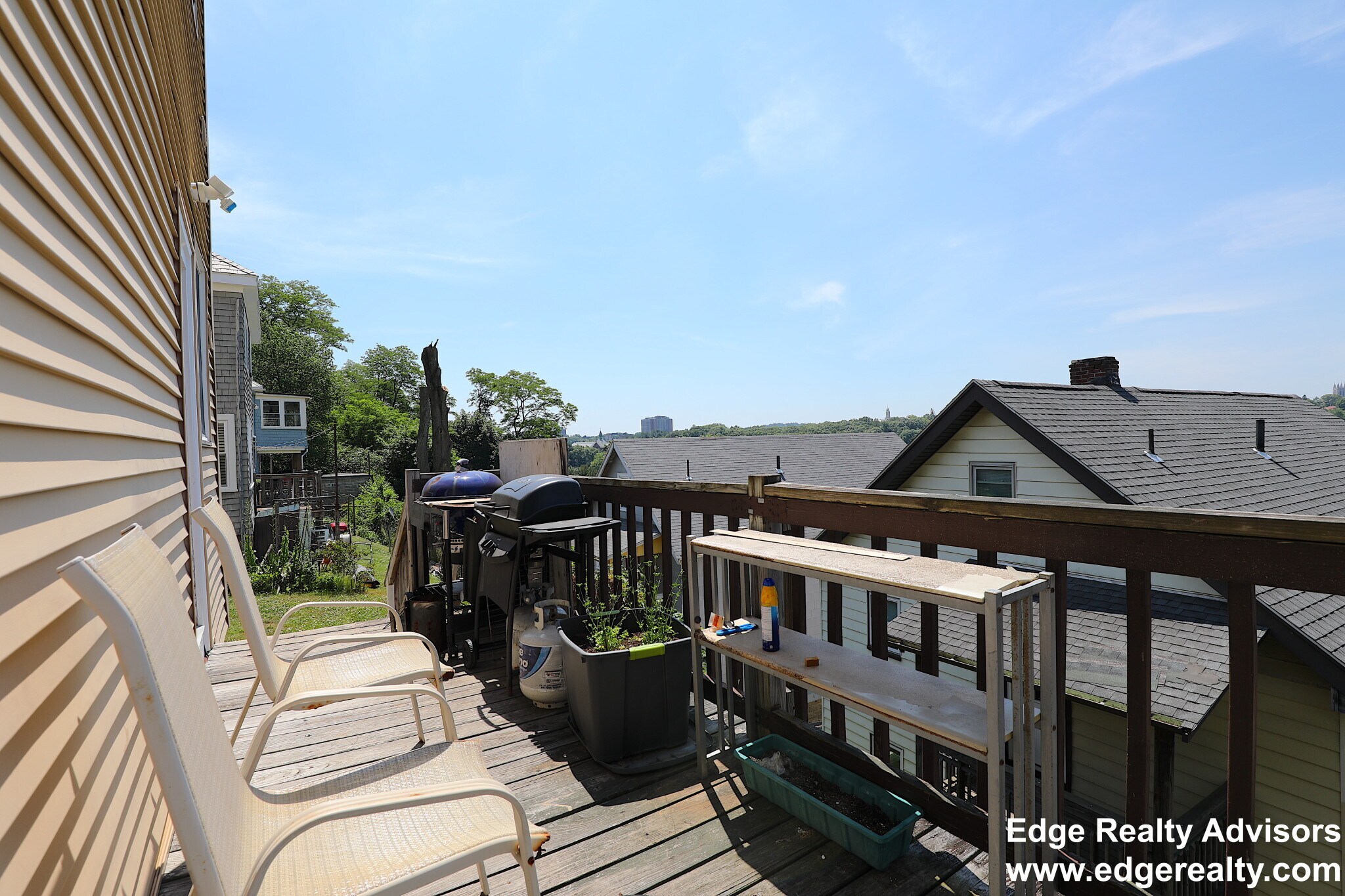 Building Photo - 27 South Crescent Circuit