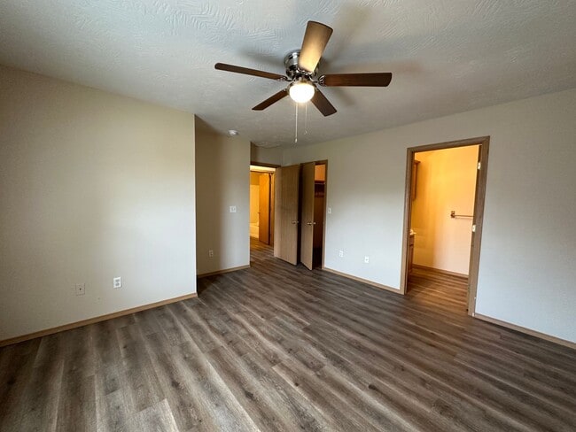 Building Photo - 355 Peach Tree St