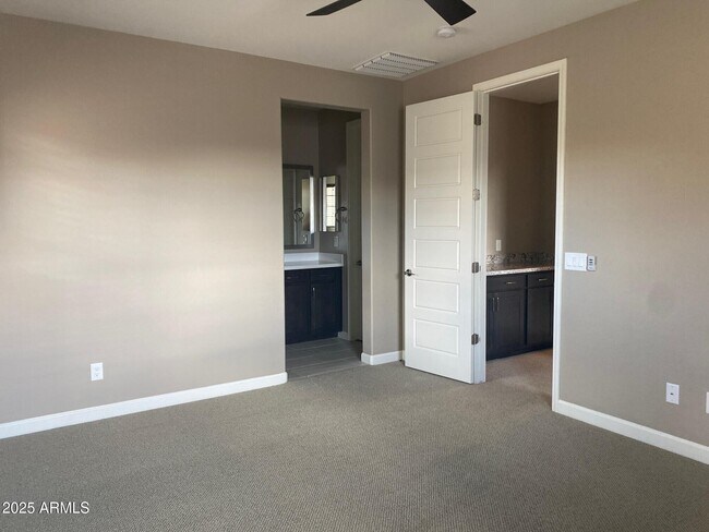 Building Photo - 1945 W Yellowstone Way