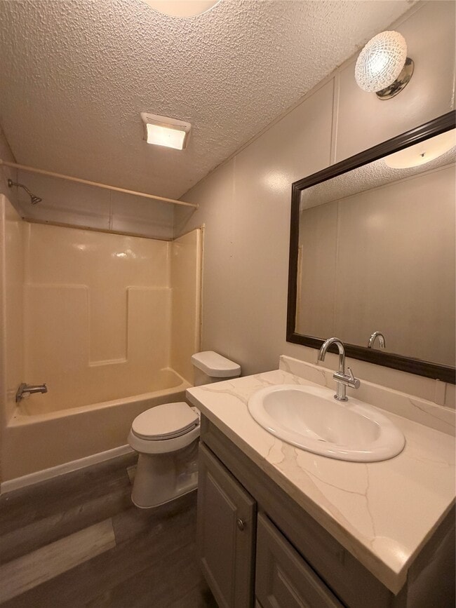 Building Photo - 14329 Greenville St