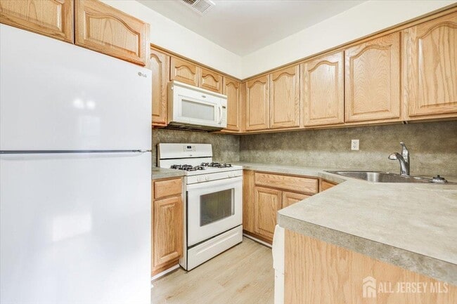 Building Photo - 54 Tanglewood Ct