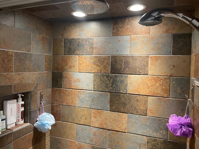 Building Photo - Immaculate and Updated Mid Century Home in...