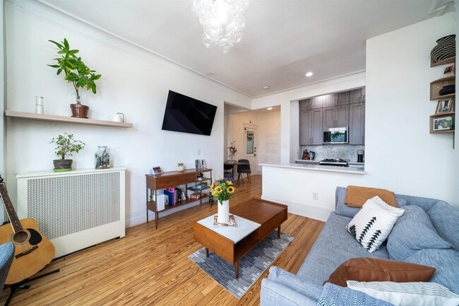 Building Photo - 27 Thorne St