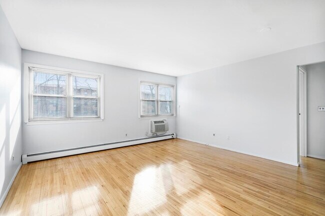 Building Photo - 1138C Farm Rd