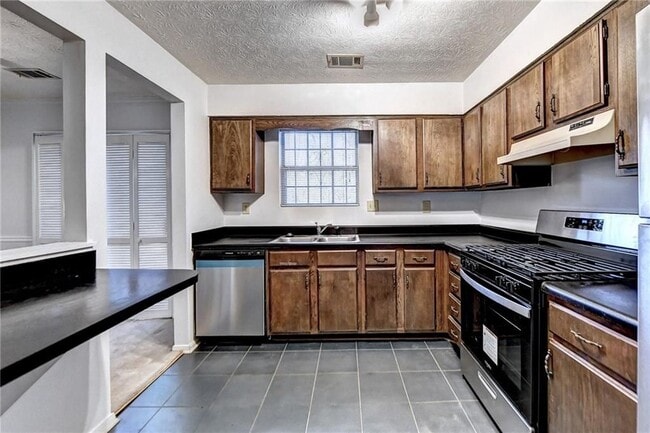 Building Photo - 3241 Shadow Walk Ln