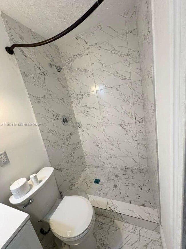 Building Photo - 221 NW 40th St