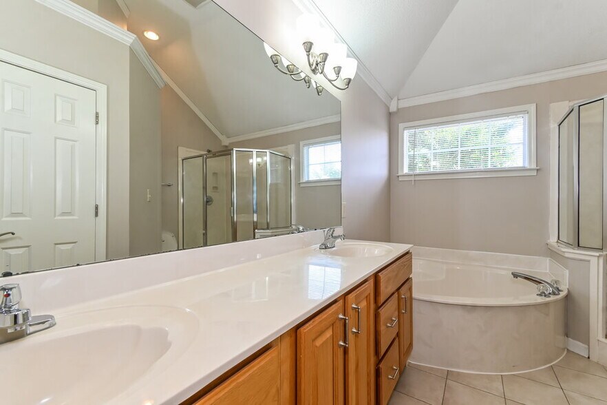 Building Photo - 6341 Fairway Heights Cove