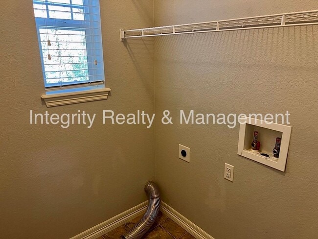 Building Photo - 6407 S Oak Hill Cir