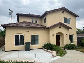 Building Photo - 506 E Olive Ave